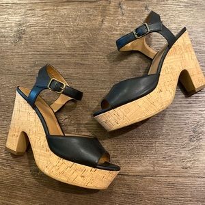 14th & Union Black Wedge Sandal